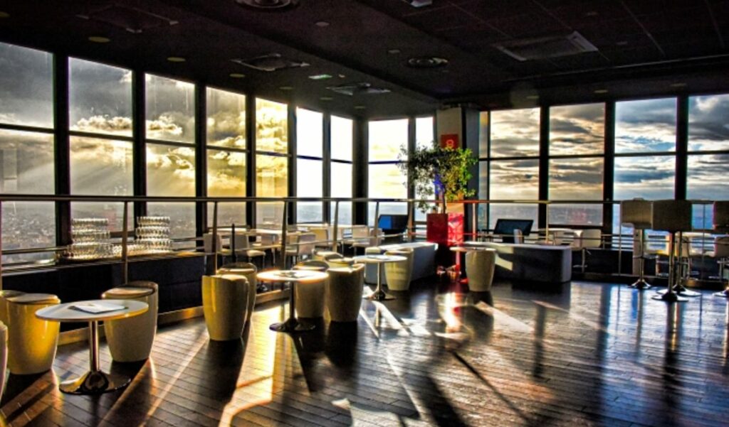 56eme etage tour montparnasse restaurant