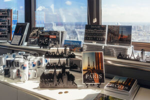 boutique de souvenirs paris montparnasse