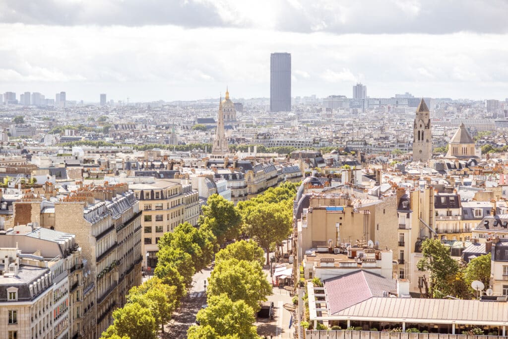 À la découverte de Montparnasse : le quartier le plus artistique de Paris 1 cityscape view of paris 2025 03 18 13 48 57 utc